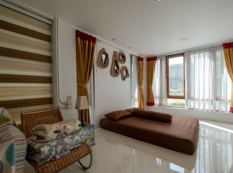 Designer 3 Bedroom Lakeside in Hang Dong-TNP-D950