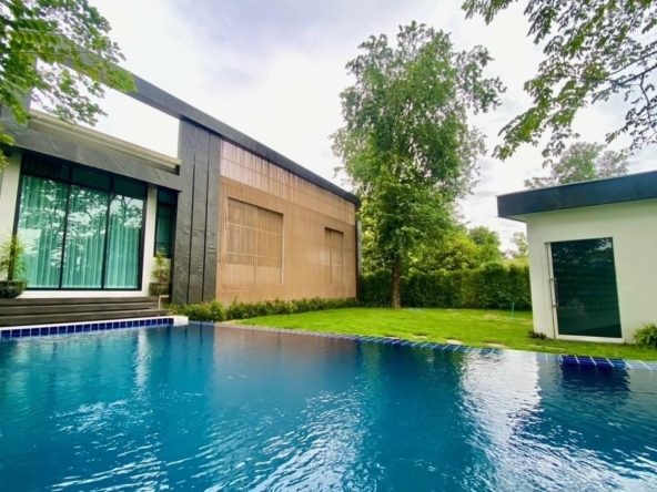 4 Bedroom Pool Villa in Lamphun-TNP-D1136