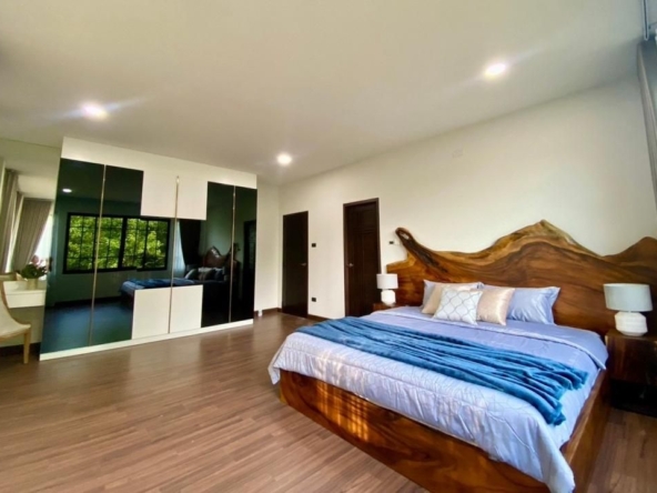 4 Bedroom Pool Villa in Lamphun-TNP-D1136