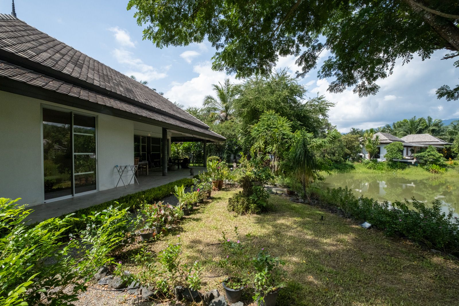 2 Bedroom Lakeside Villa with Guesthouse in Mae Rim-TNP-D1143