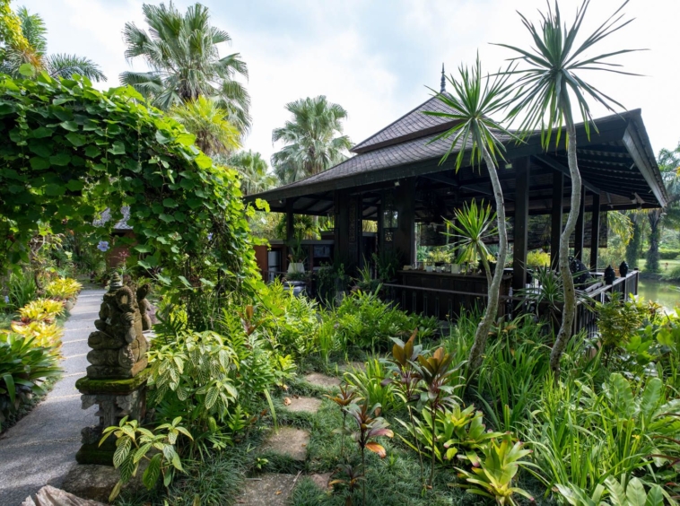 Luxury Garden Compound in Northern Mae Rim-TNP-D985