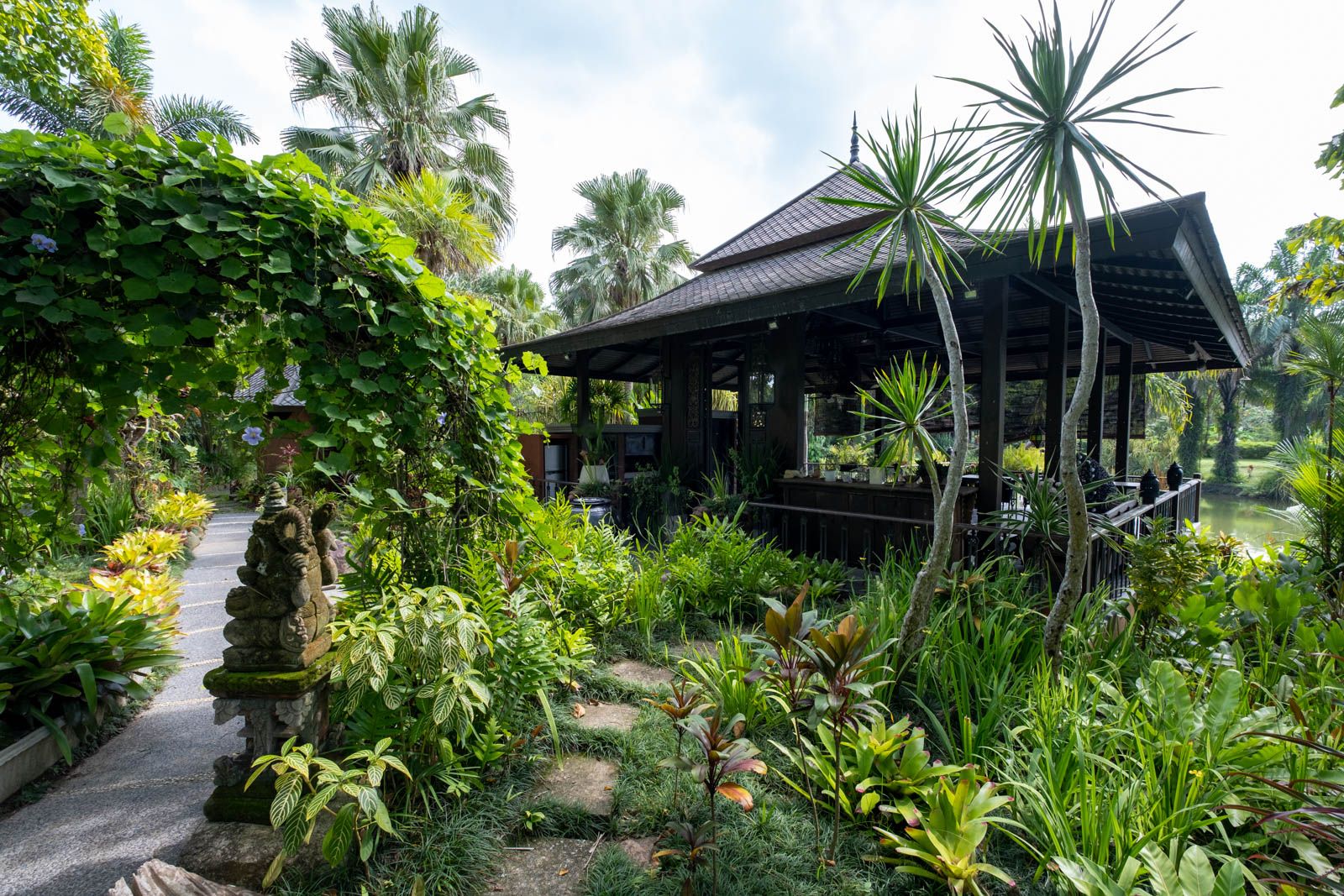 Luxury Garden Compound in Northern Mae Rim-TNP-D985