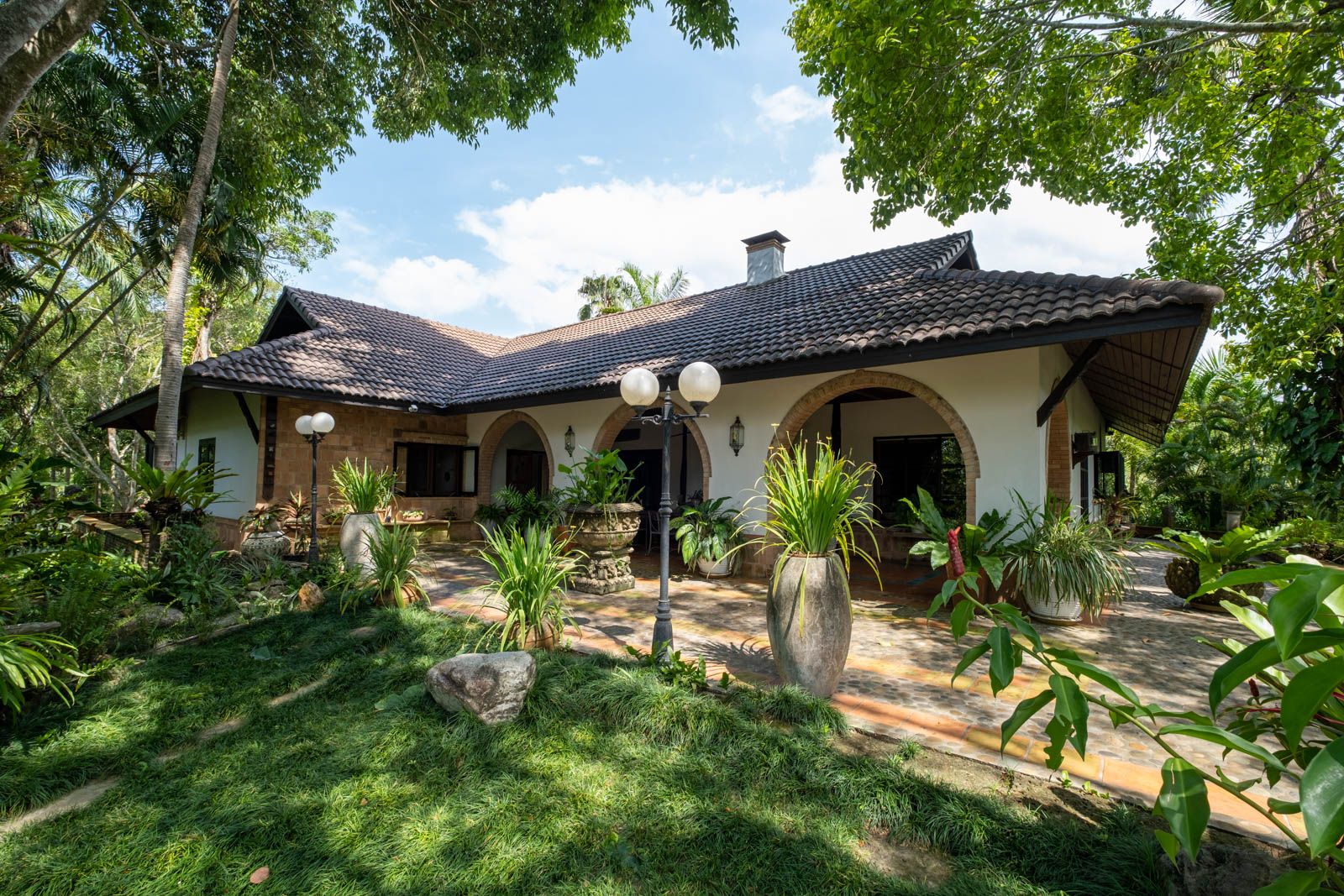 Luxury Garden Compound in Northern Mae Rim-TNP-D985