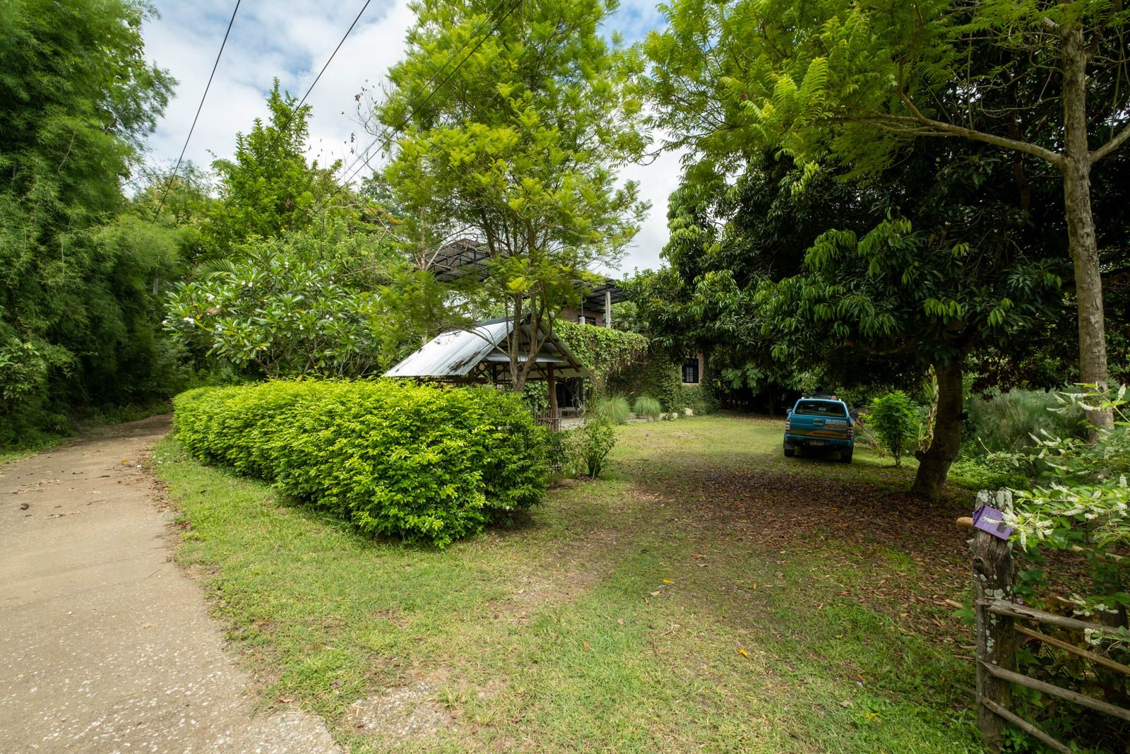 Gallery or Small Home in Mae Rim-TNP-D996