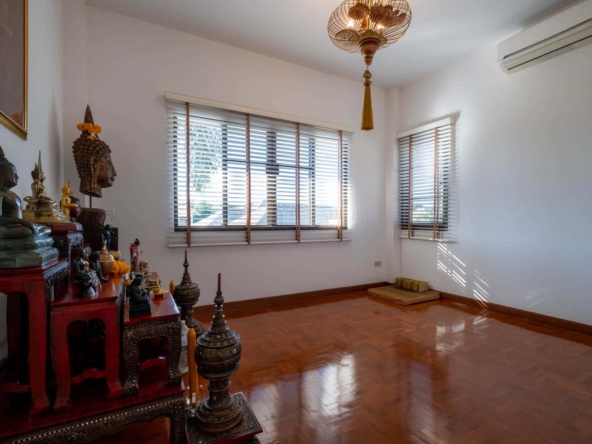 3 Bedroom near Ruamchok Mall in San Sai-TNP-D1106