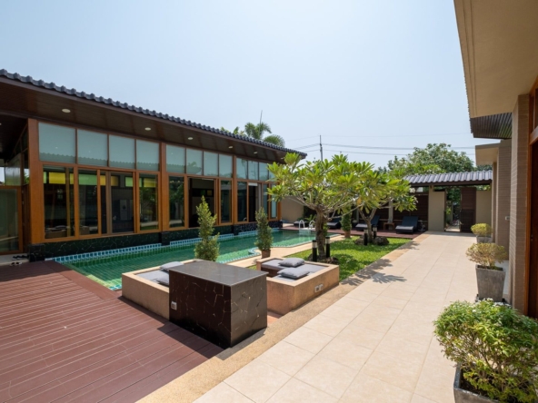 3 Bedroom Pool Villa in Saraphi-TNP-D972