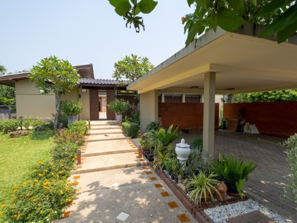 3 Bedroom Pool Villa in Saraphi-TNP-D972