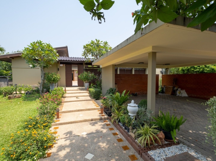 3 Bedroom Pool Villa in Saraphi-TNP-D972