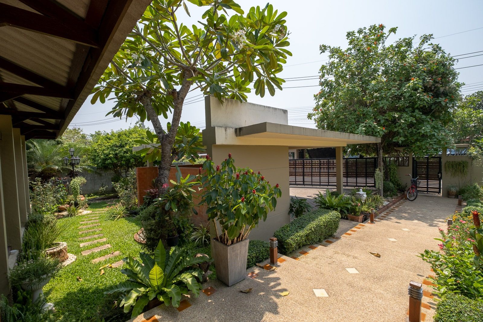 3 Bedroom Pool Villa in Saraphi-TNP-D972