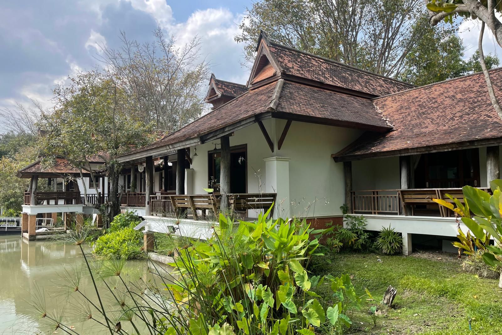 3 Bedroom Lakeside Lanna Style Villa in Lamphun-TNP-D942