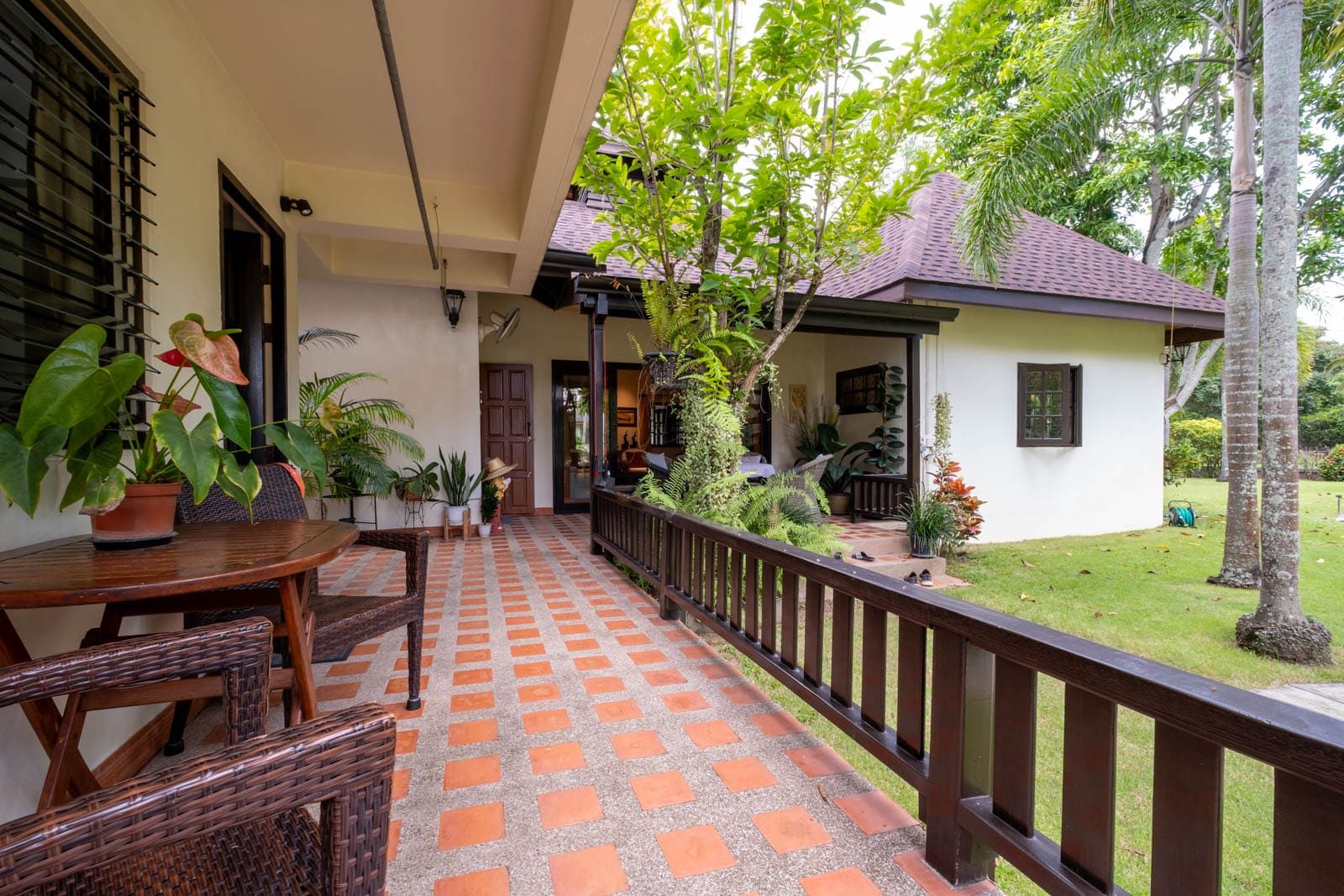 Western Style Bungalow with Two Bedroom Guesthouse in San Sai-TNP-D1080