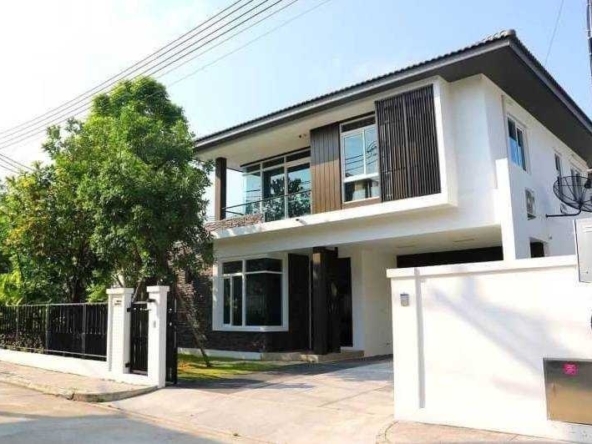 4 Bedroom House-SS-*MUE3785