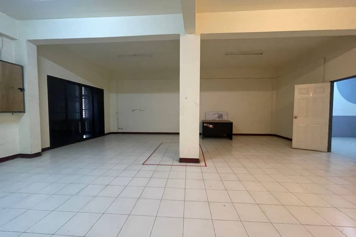 4 Bedroom Commercial for rent-CMB-CMB04739