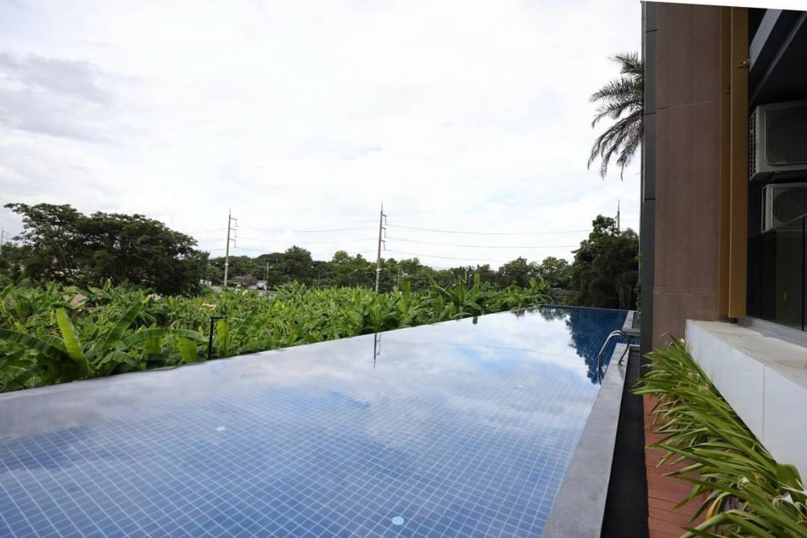 For Sale 5 star luxury condo near Chiang Mai University