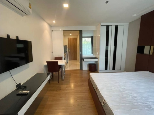 close to Nimmanhemin road and Chiang Mai international Airport.-CMB-CMB04770