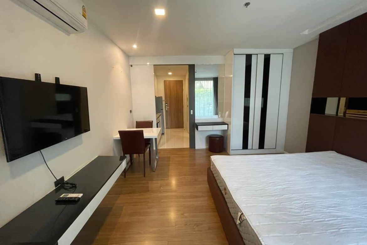 close to Nimmanhemin road and Chiang Mai international Airport.-CMB-CMB04770