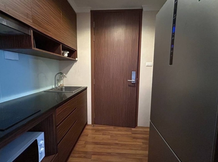 A spacious 1 bed unit for sale in Sanphisue