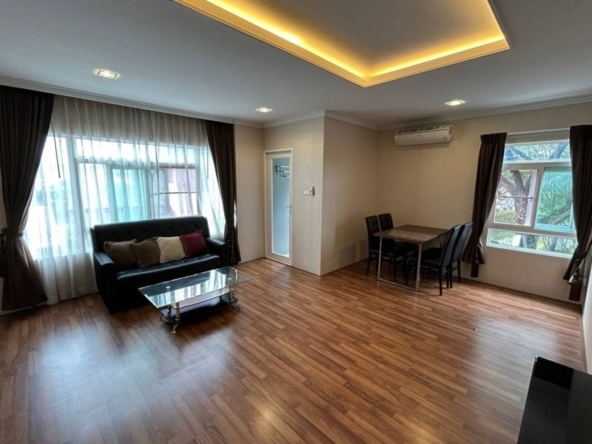 A spacious 1 bed unit for sale in Sanphisue