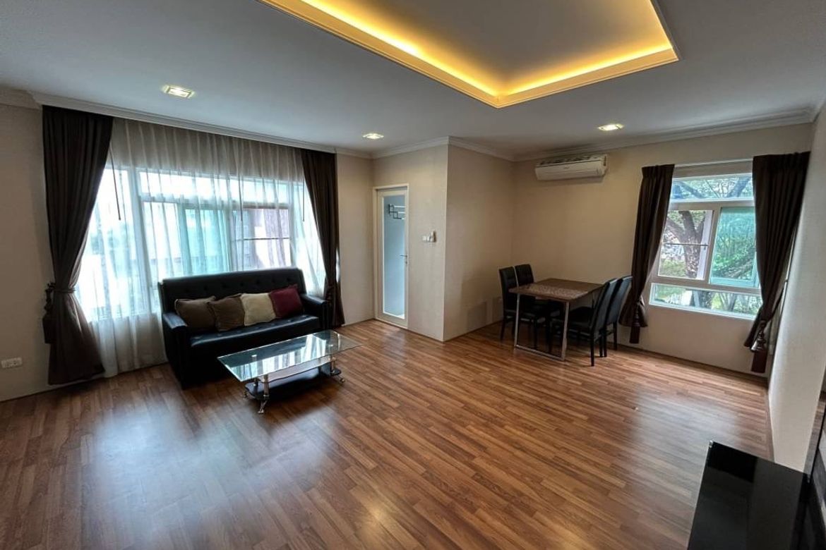 A spacious 1 bed unit for sale in Sanphisue