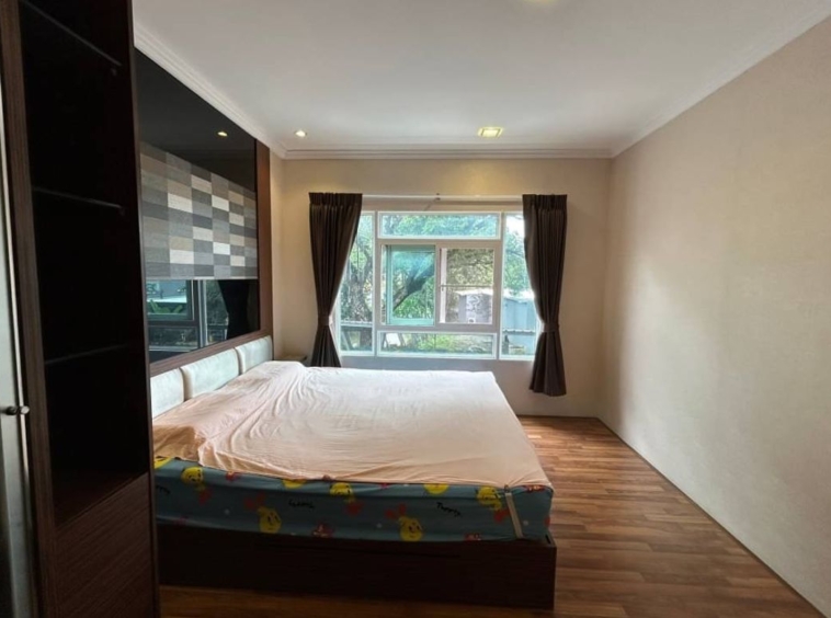 A spacious 1 bed unit for sale in Sanphisue