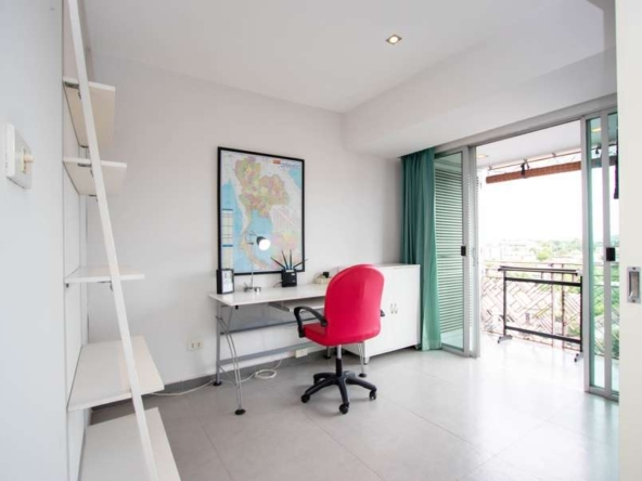 Spacious 1 BR Condo for Sale at Galare Thong Condominium-PH-GT004