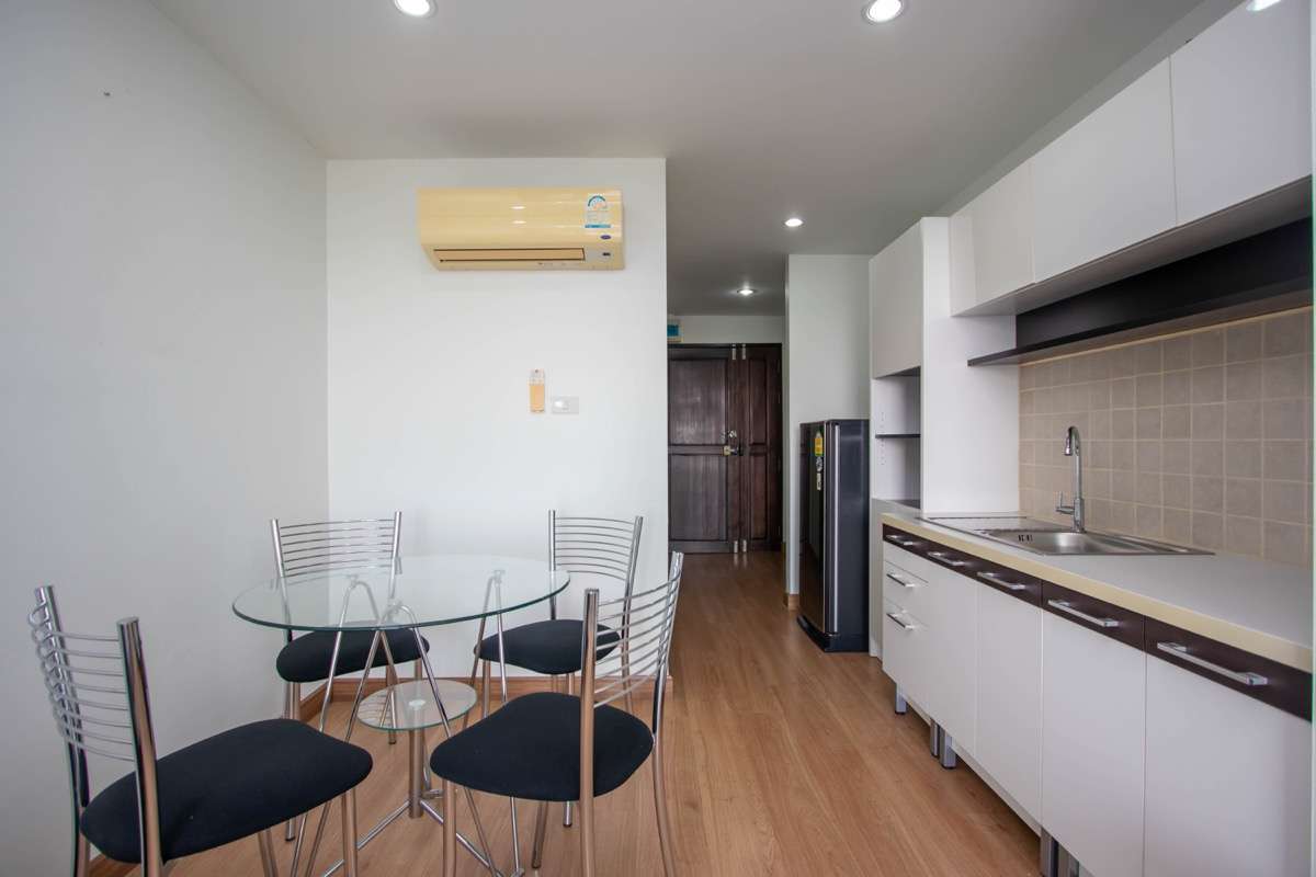 Great Location! Rawee Waree Condo for Sale : Nimmanhaemin-PH-RW025