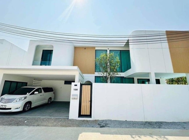 For rent new-built Pool Villa in Sanpakwan