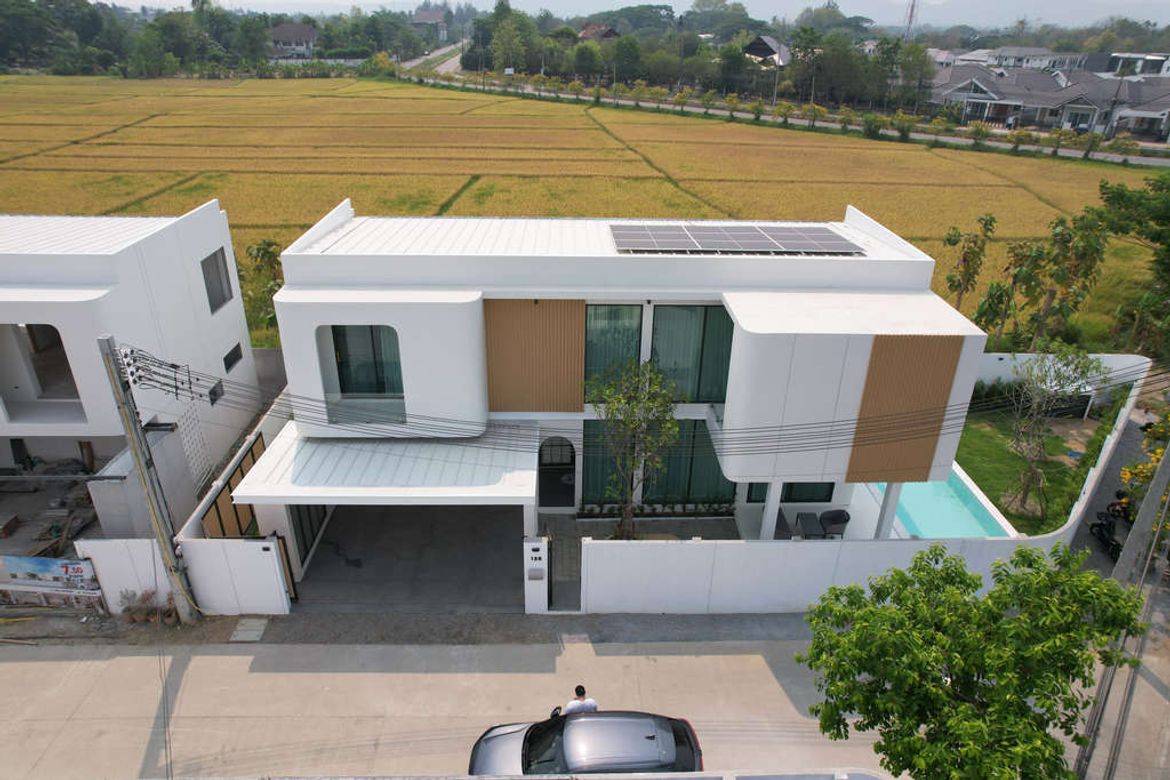 4 Bedrooms Modern Luxury House for Rent