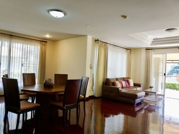 A family house with 3 bedrooms for rent in Hang Dong