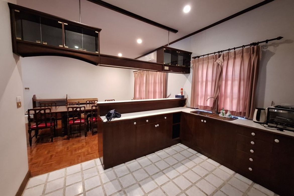 single level In the city near Khao Soi Samer Jai-J-JOY1672