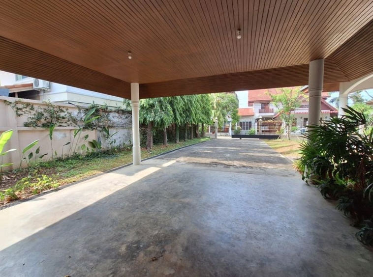 single level In the city near Khao Soi Samer Jai-J-JOY1672