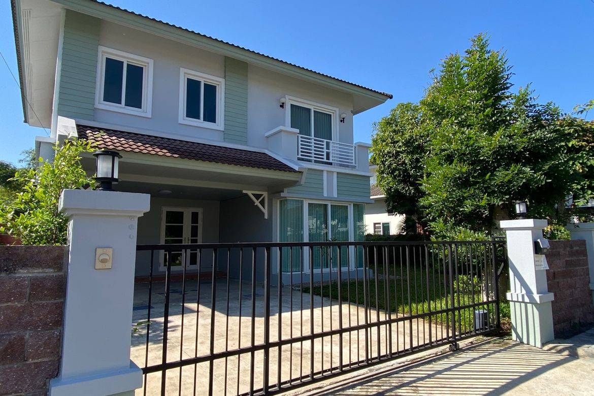 3 Bedroom House for sale in Vararom Kaewnawarat