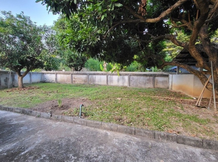 House for sale near Kad Farang