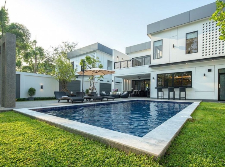 4 Bedroom Luxury Pool Villa in Wang Tan Village San Phak Wan