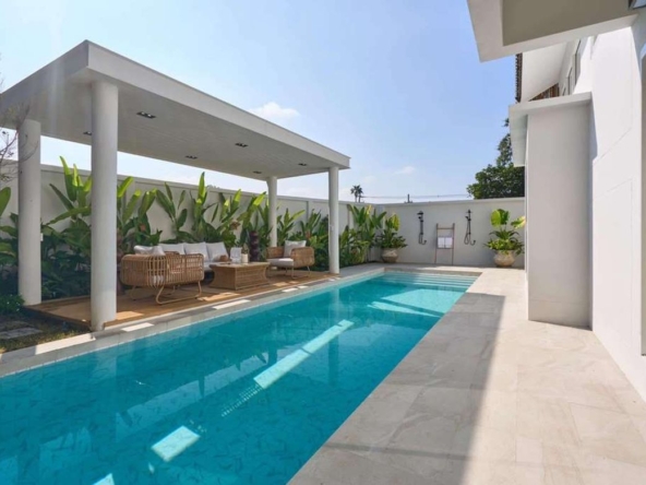 Luxury 4 bedroom modern art style pool villa