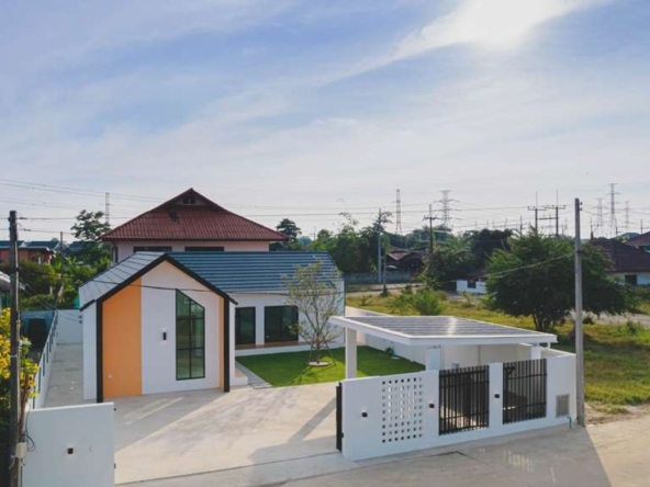 Single-Detached Home with 3 Bedrooms Near Kad Phak Whan and Outer Ring Road 3-KMP-018303D