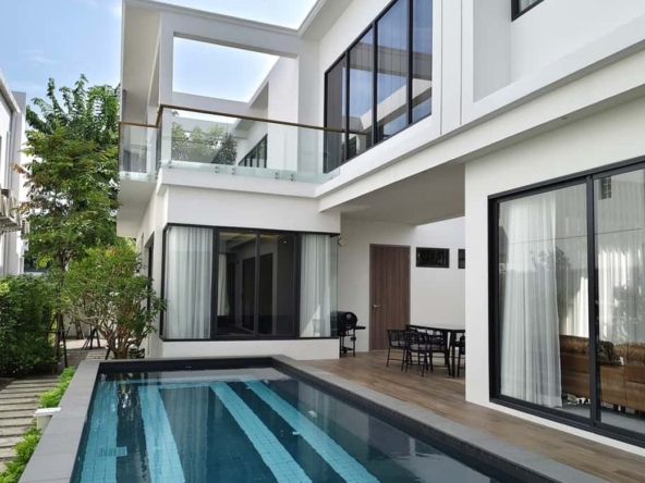 2-storey pool villa