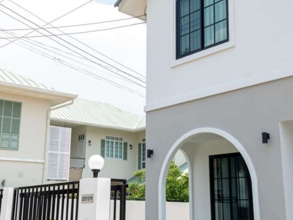 Newly Built 2-Story House for Sale in Hang Dong Area. Convenient location close to the city.-KMP-HSHD7604D