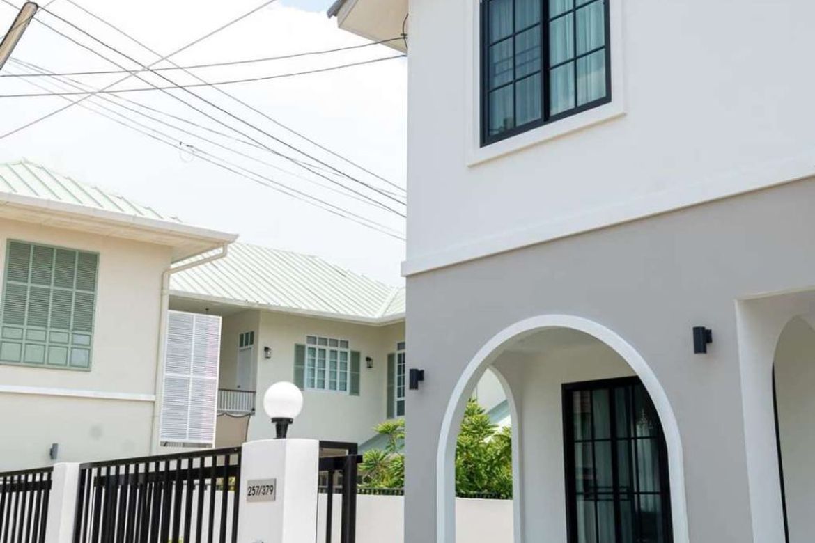 Newly Built 2-Story House for Sale in Hang Dong Area. Convenient location close to the city.-KMP-HSHD7604D