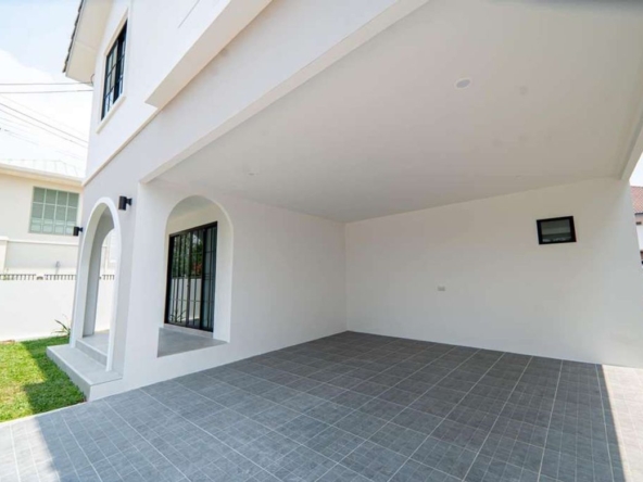 Newly Built 2-Story House for Sale in Hang Dong Area. Convenient location close to the city.-KMP-HSHD7604D