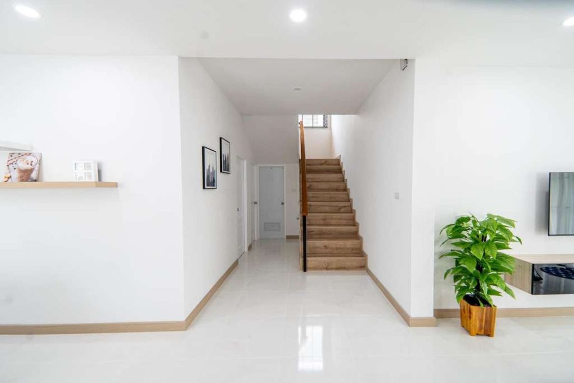 Newly Built 2-Story House for Sale in Hang Dong Area. Convenient location close to the city.-KMP-HSHD7604D