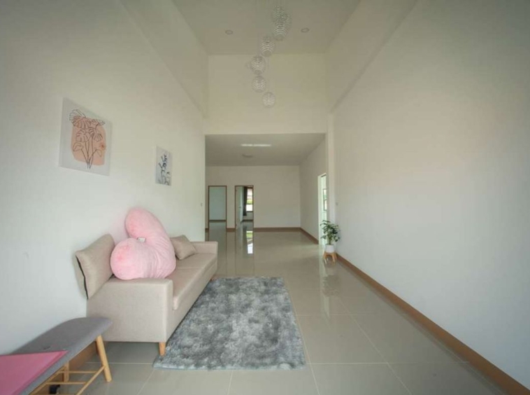 Minimal House with 3 Bedrooms near Kad Farang