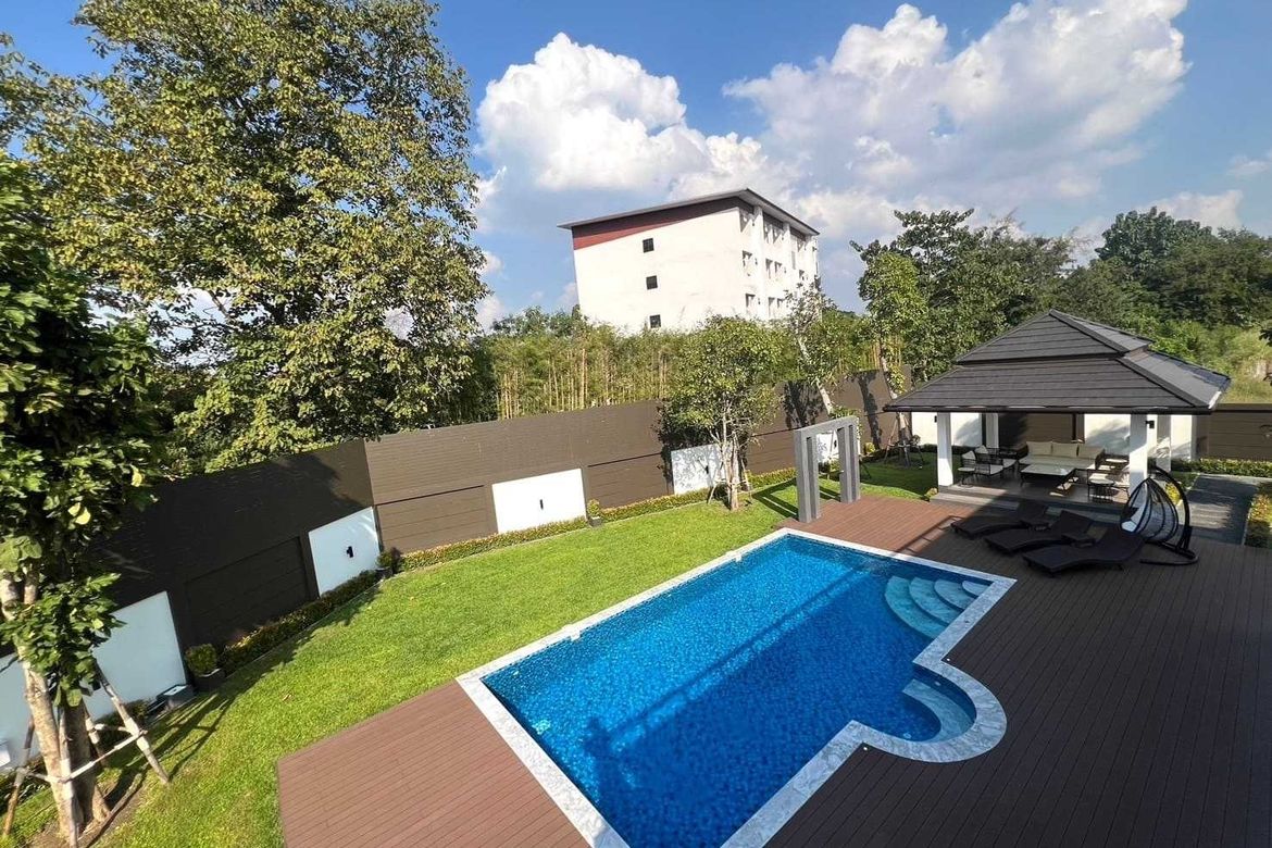 Brand new 5 bed with private pool for sale in Hang Dong