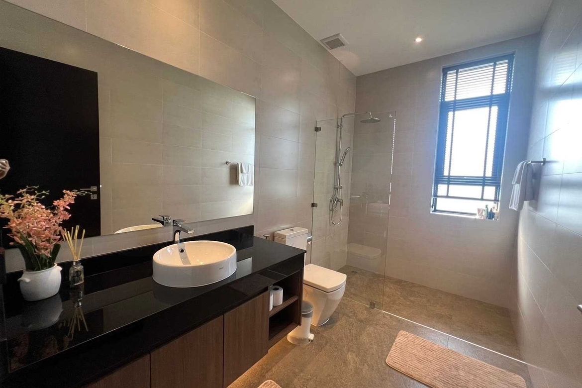 Brand new 5 bed with private pool for sale in Hang Dong