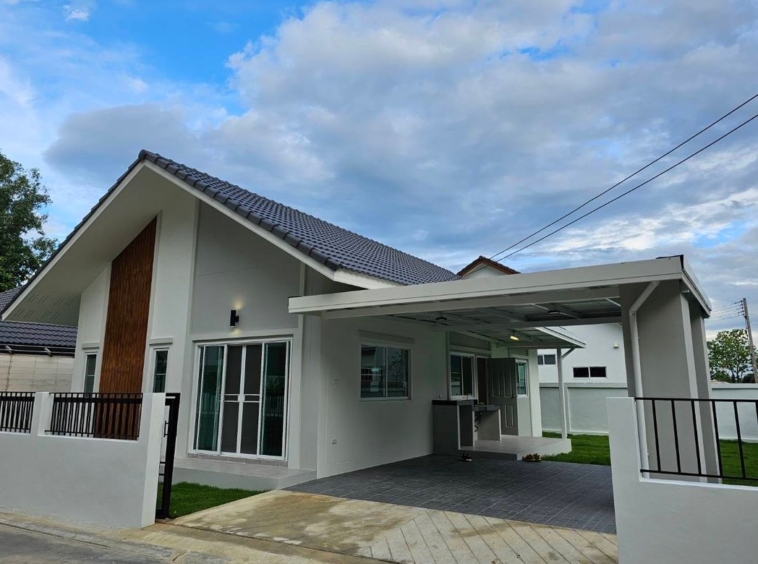 Brand new 3 bed house for sale in Don Kaew