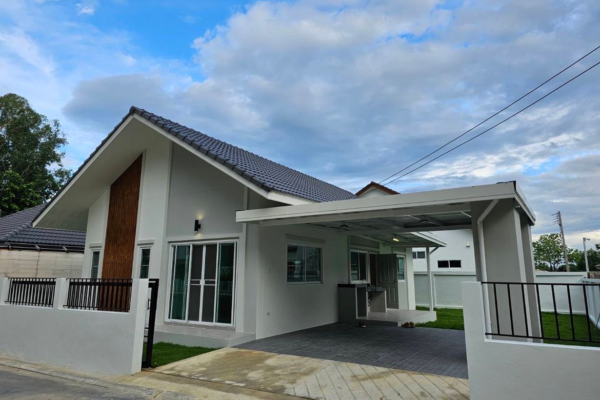 Brand new 3 bed house for sale in Don Kaew