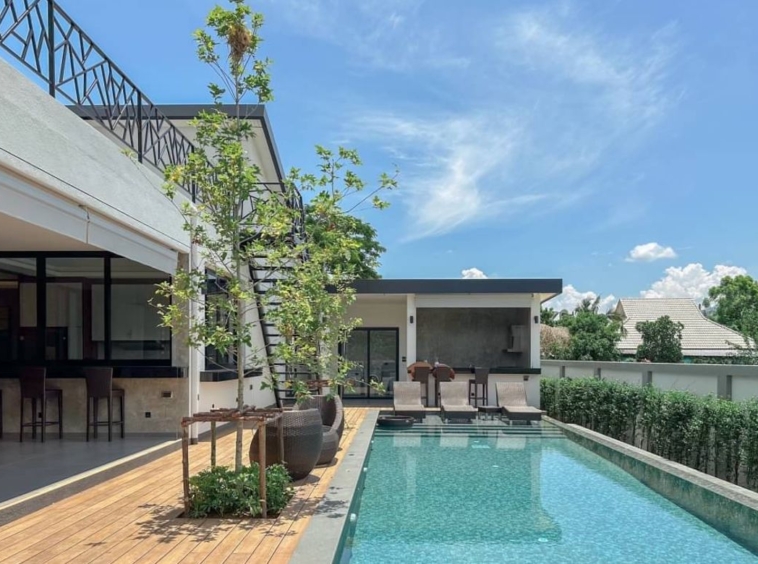 Luxury Pool Villa Modern tropical style Pa Daet Subdistrict. Chiang Mai  New style house