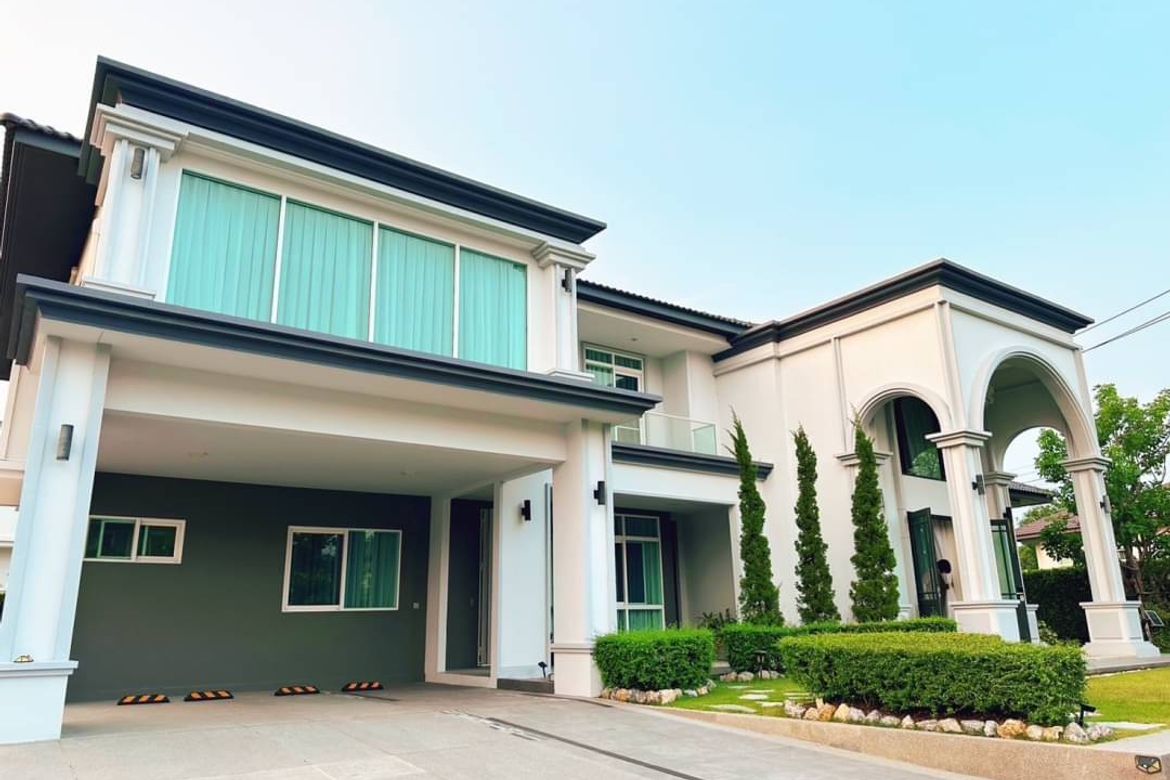 For Sale a Luxury House with mountain view in Premium Quality Housing Project in Muang Chiang Mai.-CMB-CMB04783