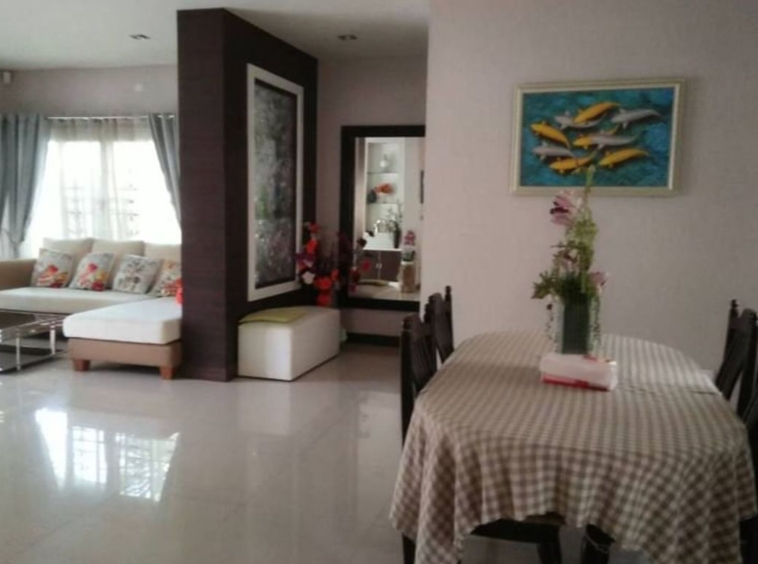 House for sale with furniture Characteristics of the house with high ceilings and wide open spaces. The strong house structure has been standardized a-J-JOY1433