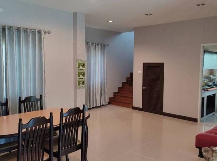 House for sale with furniture Characteristics of the house with high ceilings and wide open spaces. The strong house structure has been standardized a-J-JOY1433